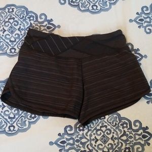 Lululemon size 6 shorts